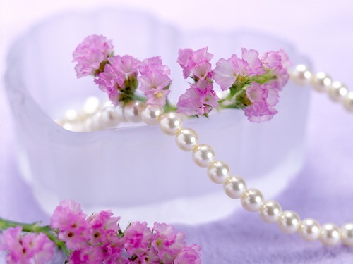 真珠と花